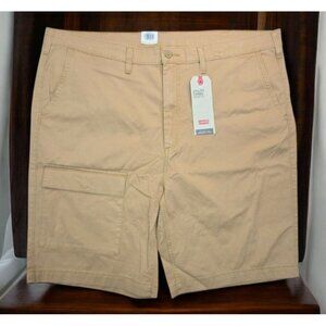 Levis Utility Cargo Shorts Stretch Mens 42 Khaki Waist measures 44 New NWT